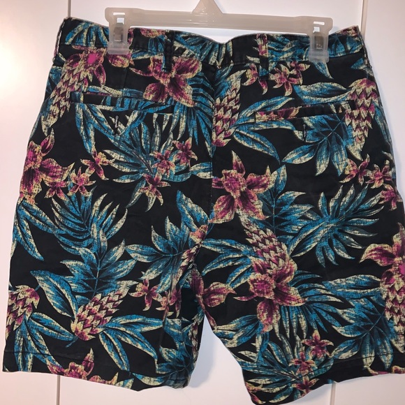 Men’s 34 Black Floral Pattern Flat Front Short - Picture 9 of 12